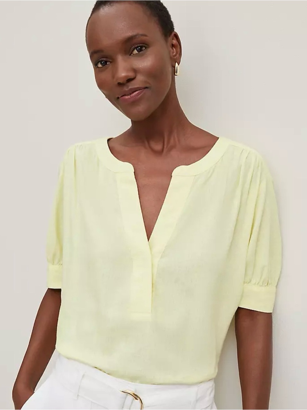 Ann Taylor Half Sleeve Linen Blend Popover Split V-Neck Top in size Medium